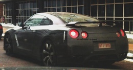Une Nissan GT-R qui humilie les Porsche 911, même à l’arrêt