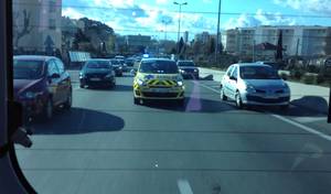 Insolite : ambulance et police ou la guerre des gyrophares