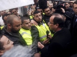 Les syndicats du site PSA d'Aulnay veulent voir d'urgence François Hollande