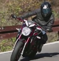 Vidéo - MV Agusta: Lewis Hamilton nous cause de sa Dragster