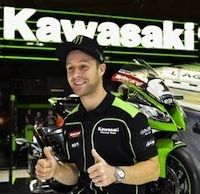 Salon de la Moto de Paris: des pilotes sur le stand Kawasaki
