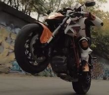 Vidéo - KTM: la 1290 Super Duke R réveille Detroit