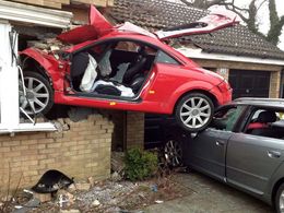 La question pas si bête - Les voitures rouges ont-elles plus d'accidents ?