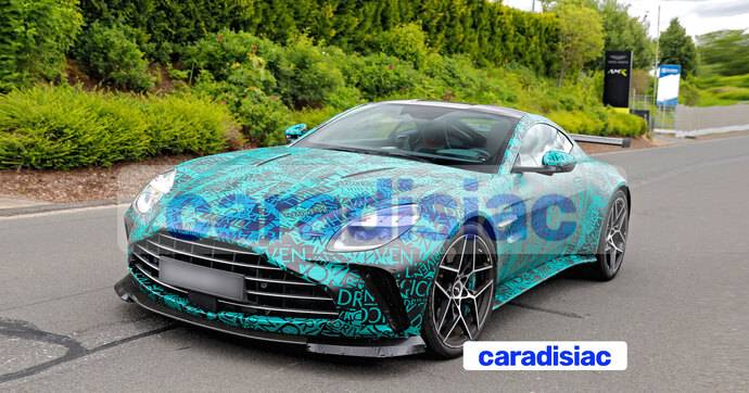 Débarrassée de ses échappements factices, l’Aston Martin Vantage RS est désormais beaucoup plus proche d’un véhicule de production.