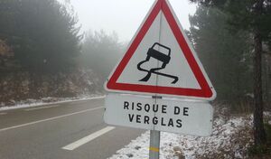 Verglas : 8 conseils pour la conduite sur les routes glissantes