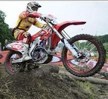 Enduro mondial en Slovaquie : E 2, Mika Ahola contrôle ses adversaires