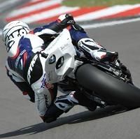 Superbike - BMW: Toujours blessé au poignet James Toseland passe la main