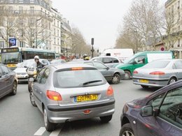 Un collégien de 12 ans prend la voiture de sa grand-mère et fait 100 km sur la route !