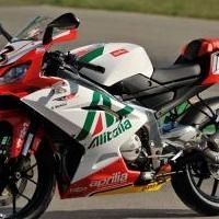 Superbike - Aprilia: Les Biaggi replica commencent à arriver