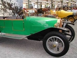 La Fondation du Patrimoine restaure une Bugatti, un autocar et un camion Saurer