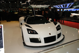 Genève 2010 Live : Gumpert Apollo, plus de chevaux et plus de LED