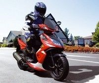 Conso : ce qu'il faut savoir pour assurer un jeune sur un 50 cm3.