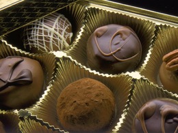 La police fribourgeoise va récompenser les bons conducteurs... avec du chocolat