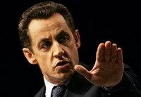 Sarkozy s'en prend encore (un peu) à Renault.
