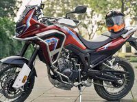 La copie chinoise de la Honda Africa Twin offre une autonomie de 1 000 kilomètres !