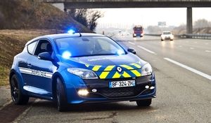 Le moteur de son Audi casse alors qu'il tente de semer les gendarmes