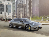 Tokyo 2013 - Porsche Panamera Turbo S et Turbo S Executive : 570 ch