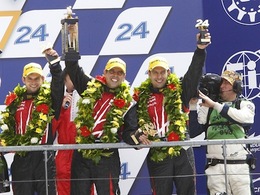 Le podium au terme des 24 Heures du Mans pour Soheil Ayari