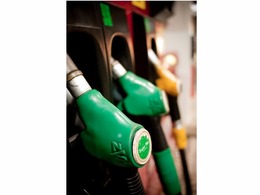 Le PS demande un blocage des prix du carburant
