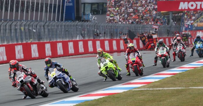 Regarder le MotoGP pendant son service : un maître-nageur écope de plus de 2 000 € d'amende