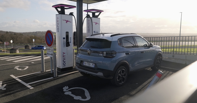 « Ils sont nuls en voitures électriques » - Les journalistes de France 2 se font étriller par les spécialistes