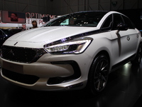 DS 5 restylée : sans les chevrons - Vidéo en direct du Salon de Genève 2015