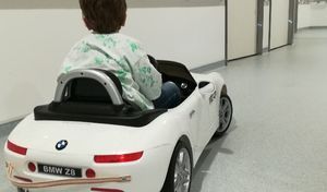 A Dijon, les enfants vont au bloc opératoire en conduisant une BMW