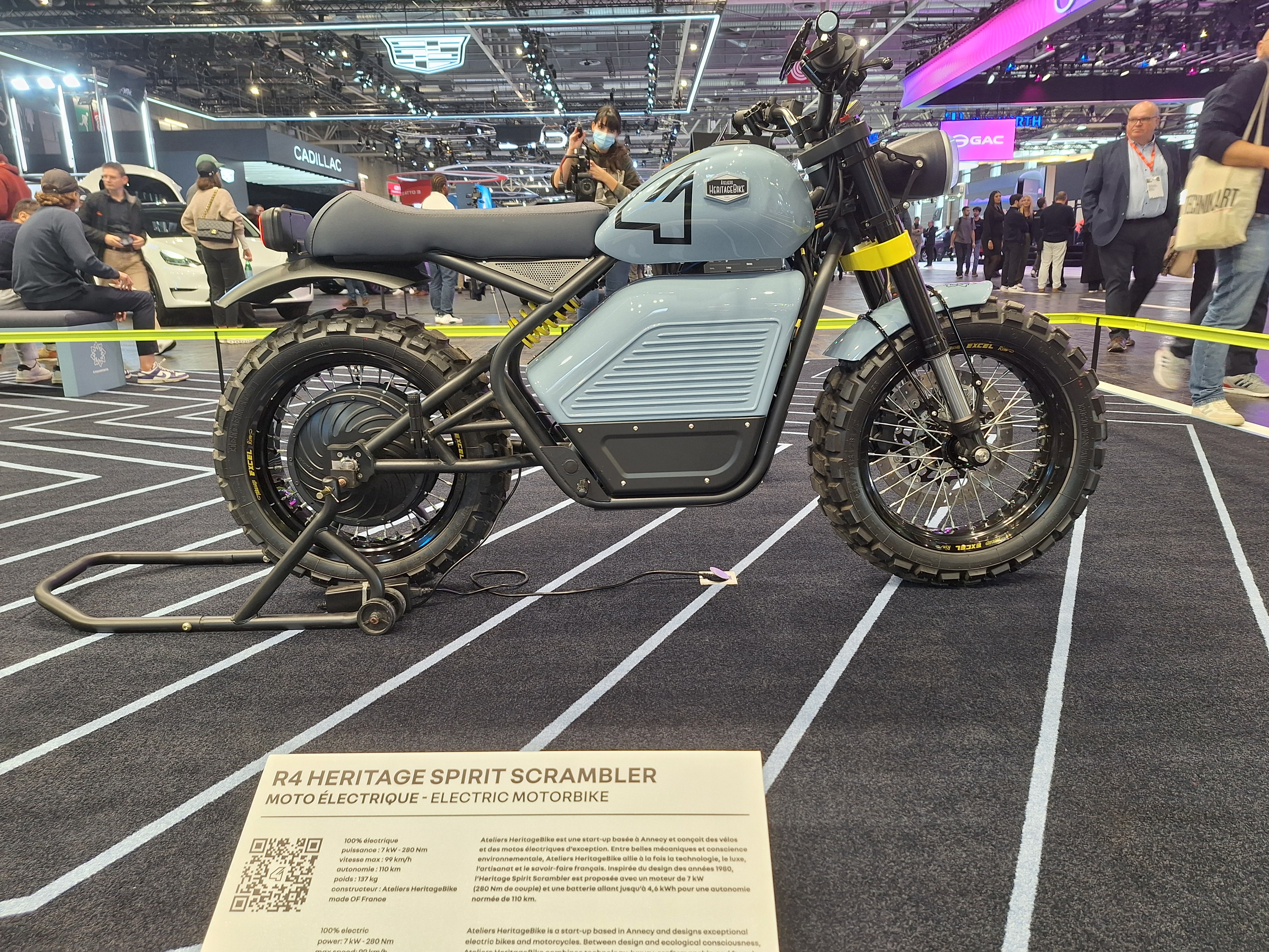 Une moto électrique française rend hommage à la nouvelle Renault R4