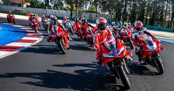Record historique à la World Ducati Week 2026 : 118 036 fans à Misano !