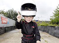 Hamiltonmania: Ben, 3 ans, vient de signer son contrat de pilote