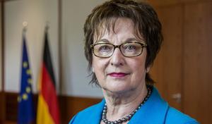 Les Chinois contrôlent Daimler : émoi de la ministre de l'Économie