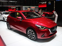 Mazda 2 : séduisante - Vidéo en direct du salon de Genève 2015