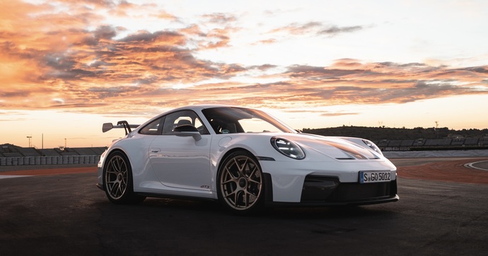 Chez Porsche, tous les modèles sont à la baisse, sauf l’éternelle 911