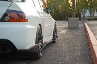 Mitsubishi Lancer Evolution 8 black and white