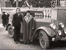 La question pas si bête - D'où vient l'expression "En voiture Simone" ?