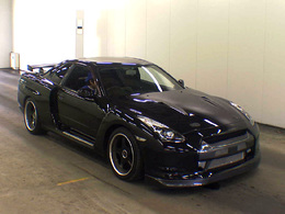 Rhinoplastie : quand la Nissan Skyline GT-R R34 se paie un museau de R35