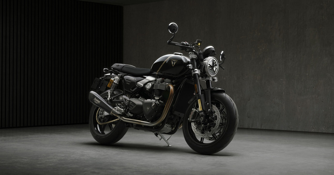 Carbone, Akrapovič, Öhlins et 22 000 € : Triumph présente la Speed Twin 1200 TFC, le néo-rétro ultime