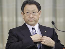 Akio Toyoda, CEO de Toyota, se félicite que les véhicules hybrides aient aidé les survivants du tsunami