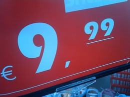 A Stuttgart, le litre d'essence est affiché à 9,99 euros