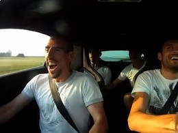 Franck Ribéry fait un 360° en Megane 3 RS