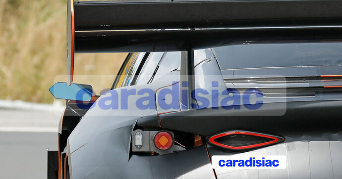 Les premiers prototypes de l’électrique Denza Z Di-Aero P2000 + sont désormais en phase d’essai sur le circuit du Nürburgring.