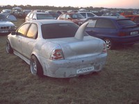 Saucisse du Vendredi : Ford Mondeo shark attack