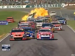V8 Supercars : crash explosif et sourcils grillés ce week-end
