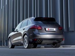 Akrapovic, une ligne d'échappement titane pour Porsche Cayenne Turbo