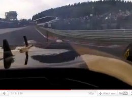 Insolite et verbalisable : Bruno Senna utilise son téléphone au volant .. de sa F1 à Spa !