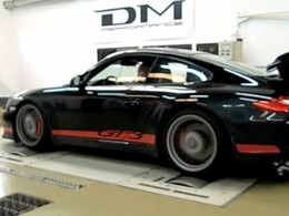 Vidéo : Porsche GT3 DM Performance, respirant à travers un échappement Akrapovic