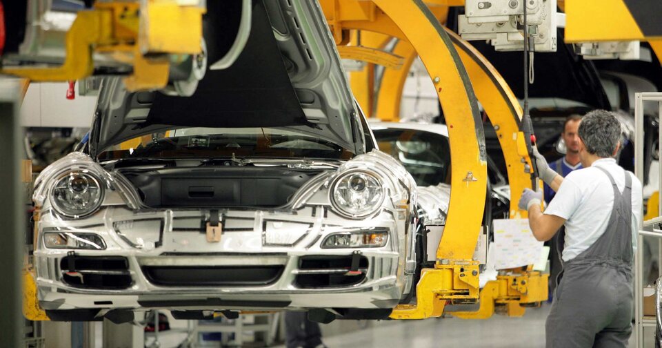 Porsche supprime 5 000 postes mais investit