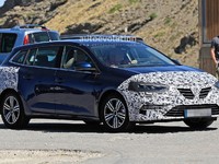 La version break de la Renault Megane restylée prend la route