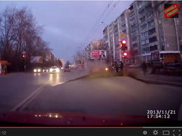 Insolite : quand la route explose devant vous ...