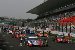 Super GT/Suzuka: Une pole pour la nouvelle Honda, une nouvelle victoire pour Nissan